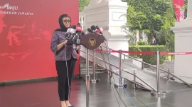 Menteri Luar Negeri (Menlu) Retno Marsudi saat menyampaikan keterangan terkait kunjungan kehormatan Grand Syekh Al Azhar Ahmed Al Tayeb di Kompleks Istana Kepresidenan Jakarta, Selasa (9/7/2024). (Dok. ANTARA/Andi Firdaus)