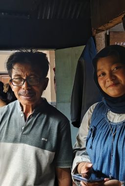 Kisah Penjual Tempe Turun-Temurun: Bertahan di Tengah Kenaikan Harga Plastik