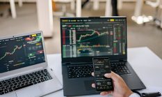 Perilaku Investor Individu dalam Mengelola Portofolio dan Aktivitas Trading di Era Digital