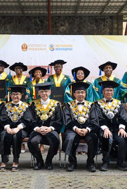 Unpad Wisuda 14 Mahasiswa Internasional dari 7 Negara, Bukti Kampus Makin Mendunia