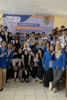 Edukasi Literasi Keuangan dan Pengelolaan Uang Saku bagi Siswa MA YAPIA Parung